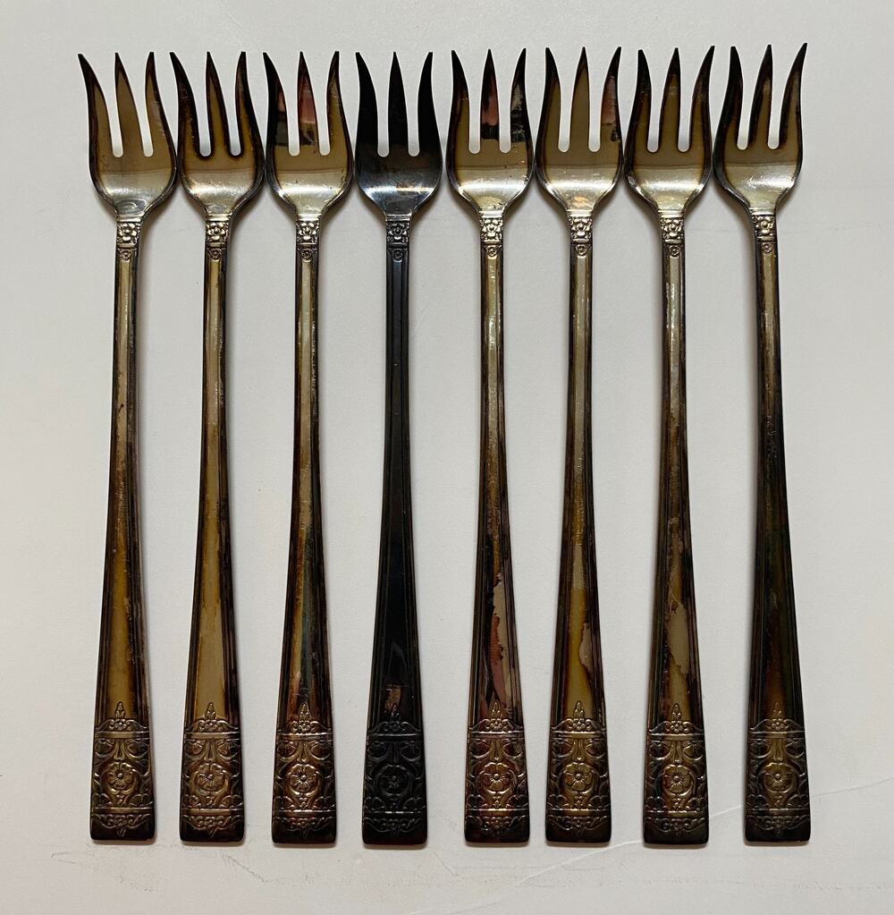 VTG National Silver Co INAUGURATION 8 Cocktail Seafood Silverplate Forks 6 1/8"